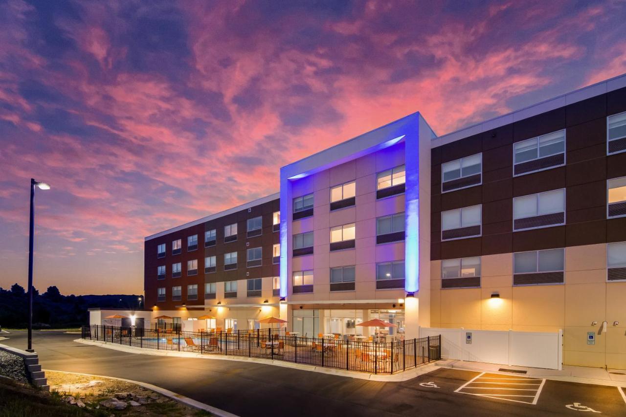 Holiday Inn Express & Suites - Asheboro, An Ihg Hotel מראה חיצוני תמונה